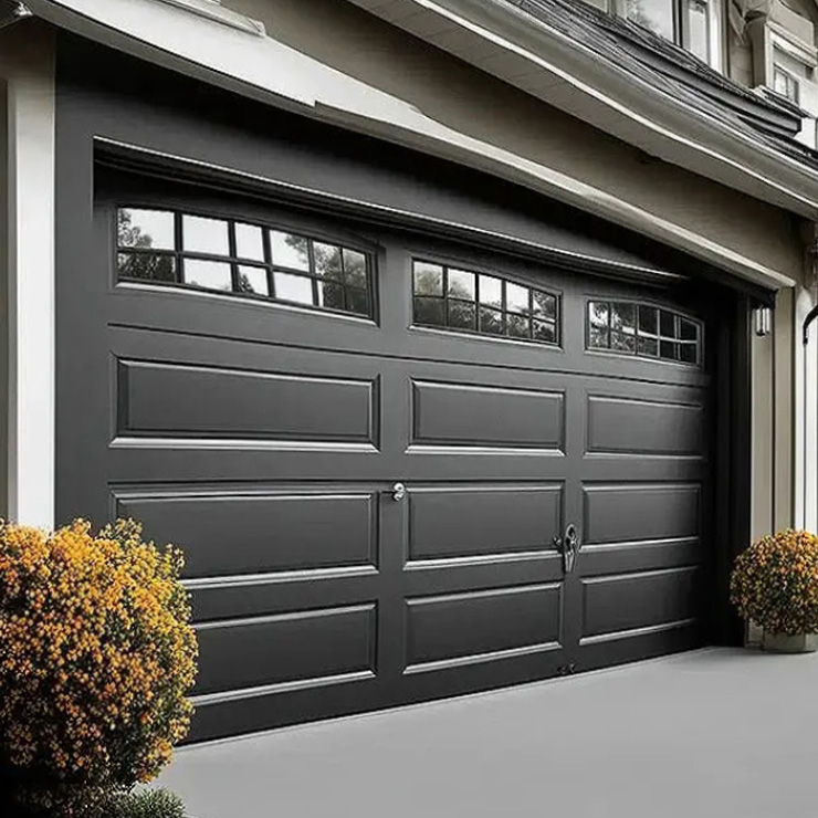 Moderni ruostumattomasta teräksestä valmistettu autotalli ovi